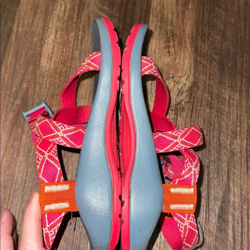 Girls Chaco Sandals size 2 Blue & Pink‎ EUC